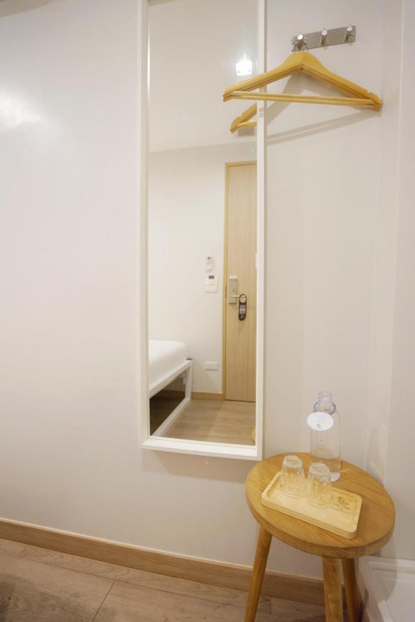 Yakthai Poshtel Bangkok Bagian luar foto