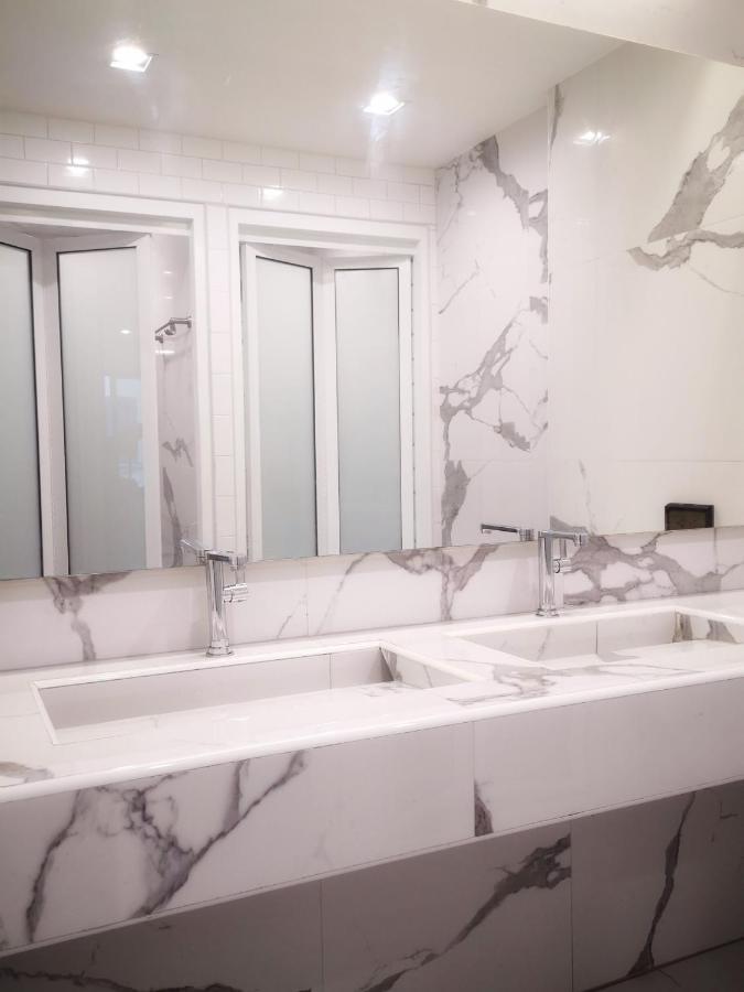 Yakthai Poshtel Bangkok Bagian luar foto